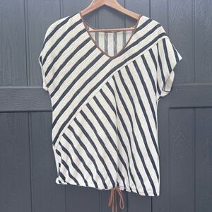 PARALLEL SKIES Women Size L White /Black Striped Sleeveless Round Neck Top
